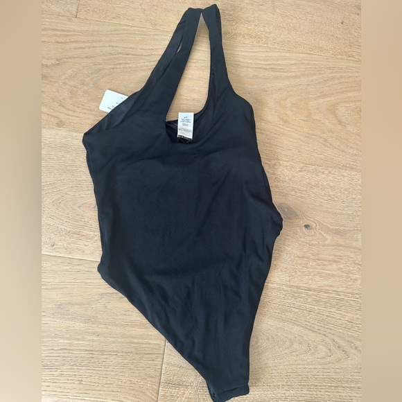 L*Space Phoebe One Piece Classic Size S NWT - Picture 2 of 3